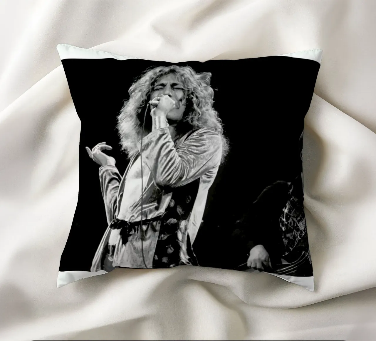 Led Zeppelin, Robert Plant cuscino da Gallery Print and Art Limited