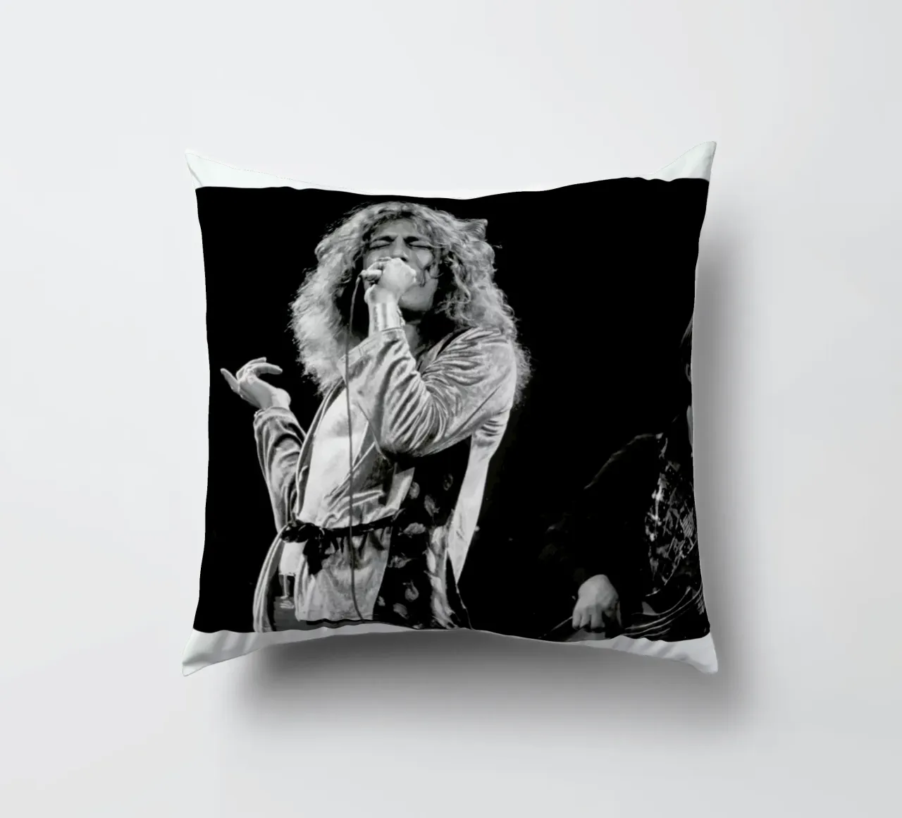 Led Zeppelin, Robert Plant cuscino da Gallery Print and Art Limited