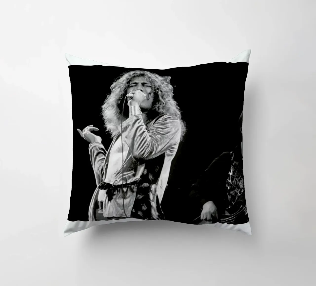 Led Zeppelin, Robert Plant cuscino da Gallery Print and Art Limited