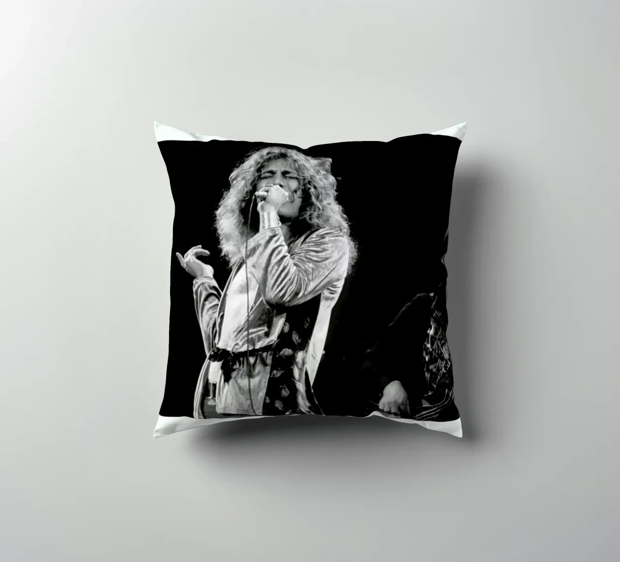 Led Zeppelin, Robert Plant cuscino da Gallery Print and Art Limited
