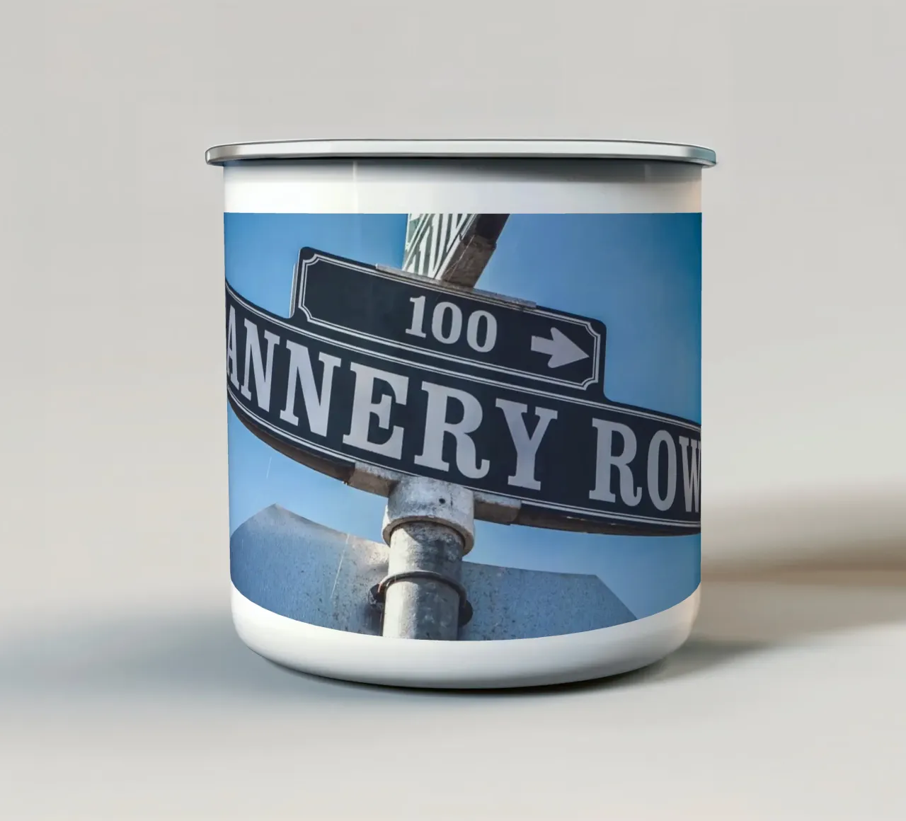 Cannery Row tazza in smalto da Dave Hare Photography