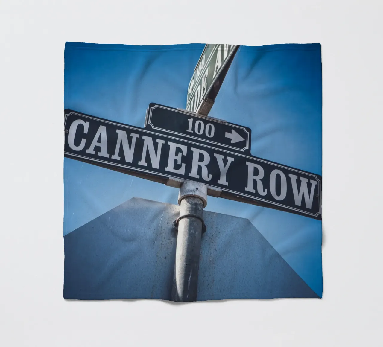 Cannery Row coperta in pile da Dave Hare Photography