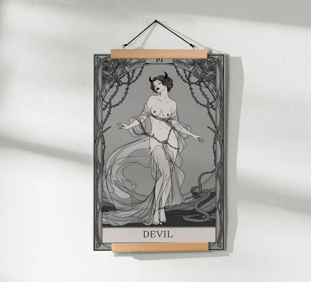 Il diavolo: La danza delle tentazioni e delle ombre poster con telaio in plastica da Mystique & Muse