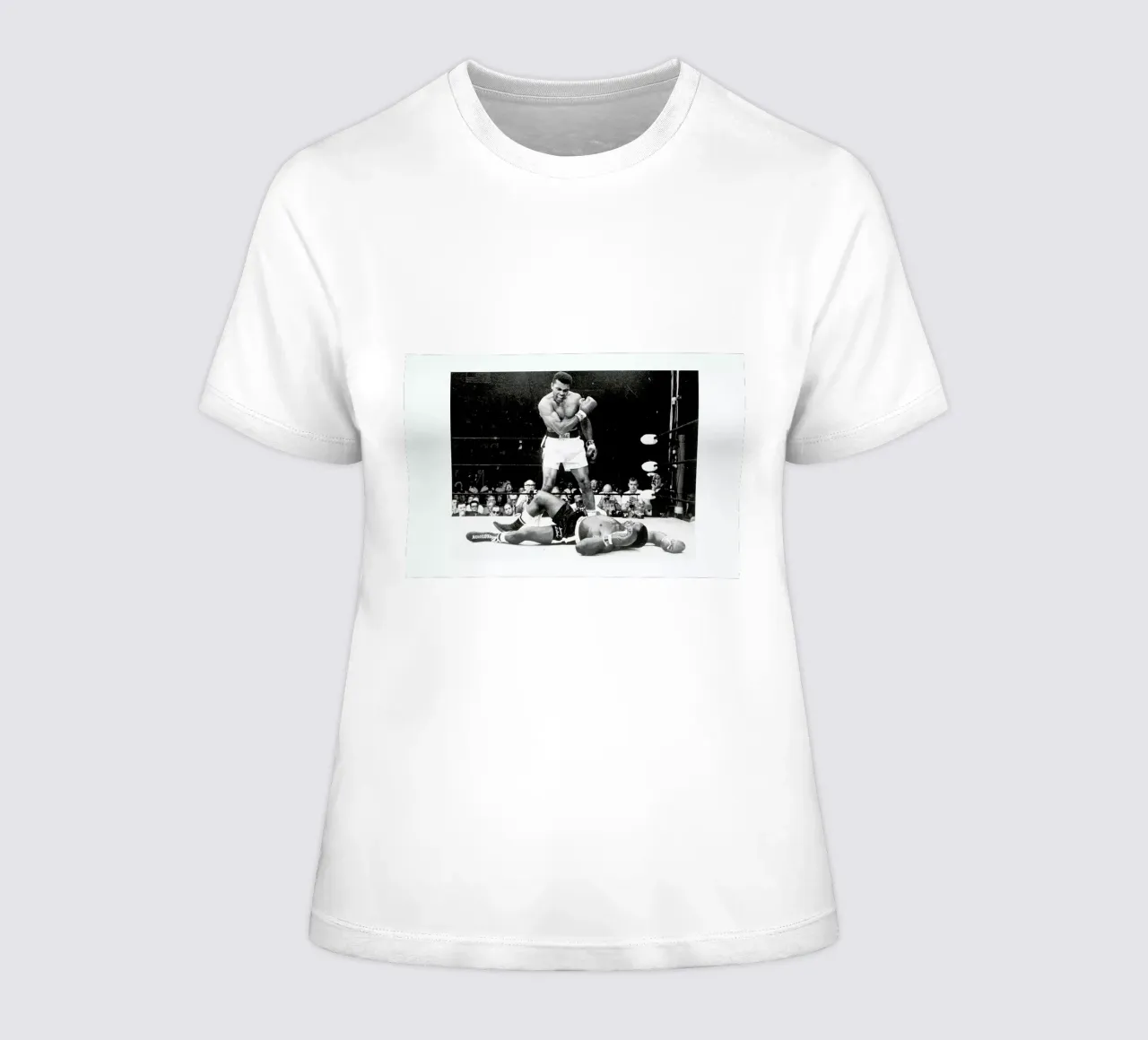 Muhammad Ali rematch with Sonny Liston, 1965 t-shirt da donna da Gallery Print and Art Limited
