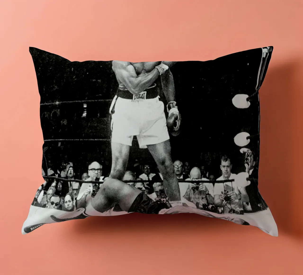 Muhammad Ali rematch with Sonny Liston, 1965 cuscino da Gallery Print and Art Limited