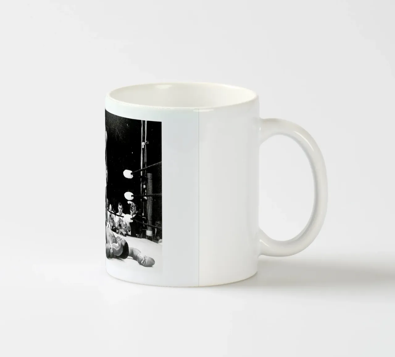 Muhammad Ali rematch with Sonny Liston, 1965 Keramik Tasse von Gallery Print and Art Limited