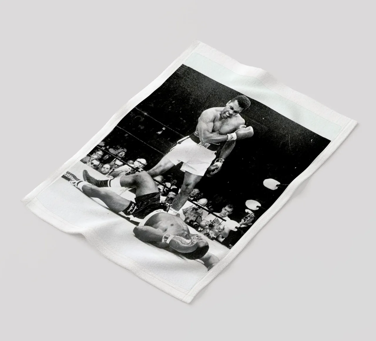 Muhammad Ali rematch with Sonny Liston, 1965 coperta in pile da Gallery Print and Art Limited