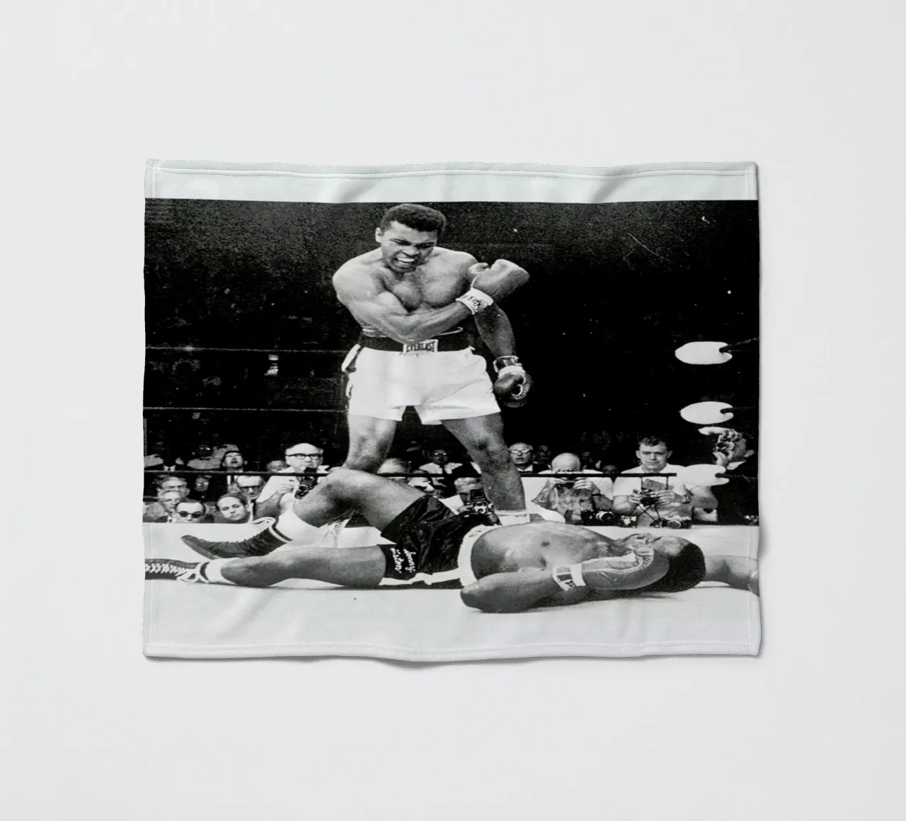 Muhammad Ali rematch with Sonny Liston, 1965 coperta in pile da Gallery Print and Art Limited