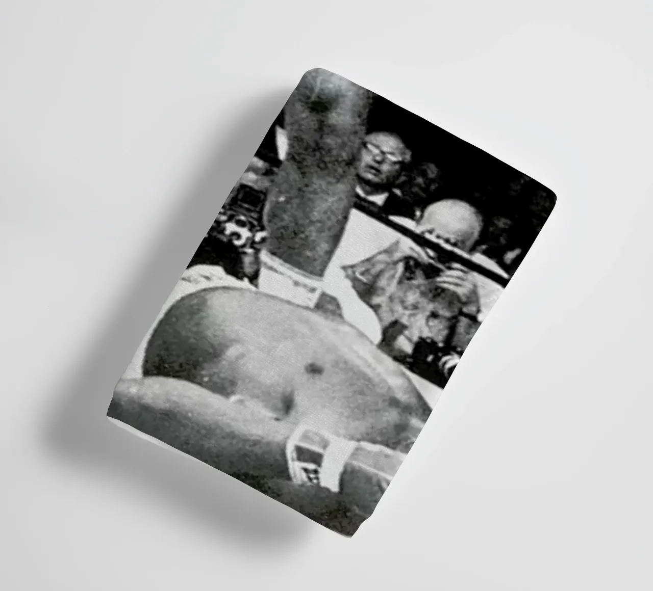 Muhammad Ali rematch with Sonny Liston, 1965 Handtuch von Gallery Print and Art Limited