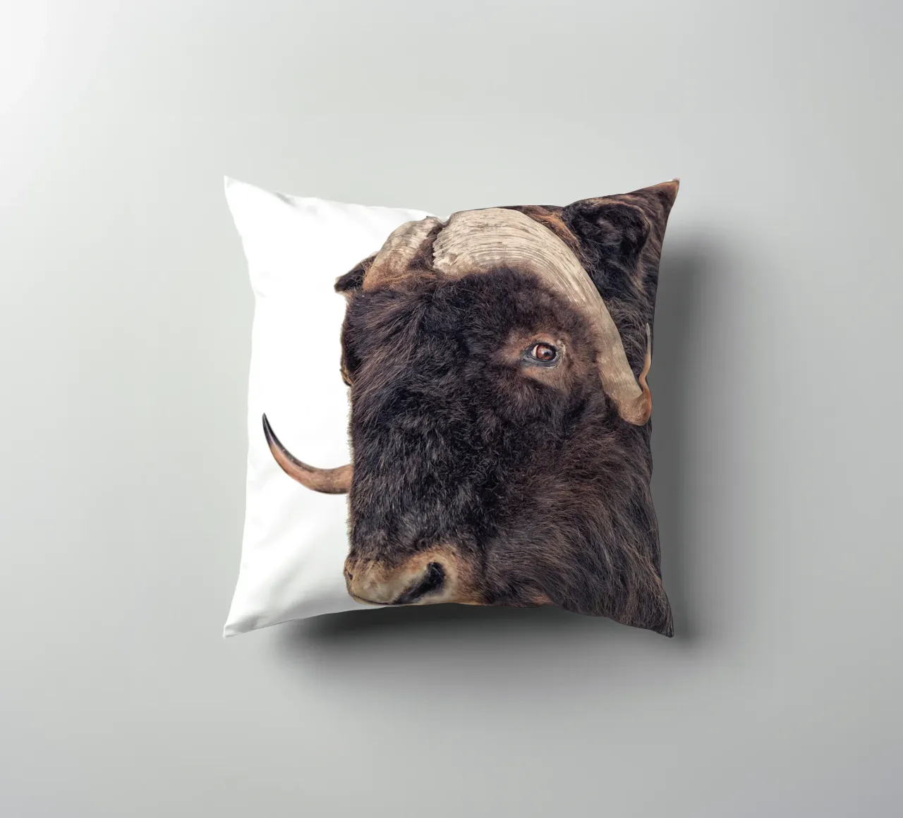 Bisonte cuscino da Curious Collections by Marielle Leenders