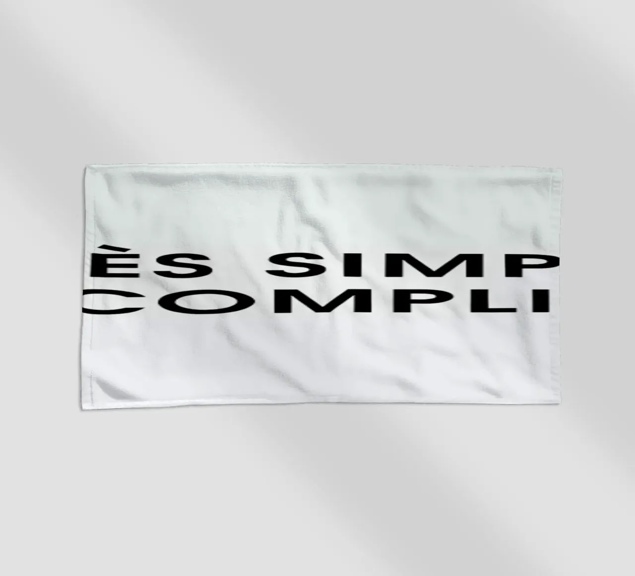 Très simple est compliqué - White beach towel by Intertitres