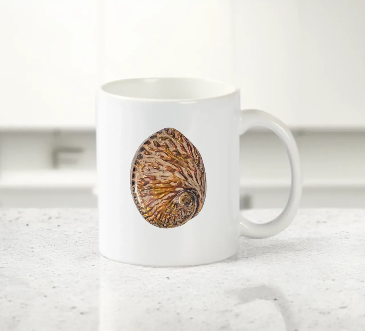 Conchiglia in madreperla tazza in ceramica da Curious Collections by Marielle Leenders