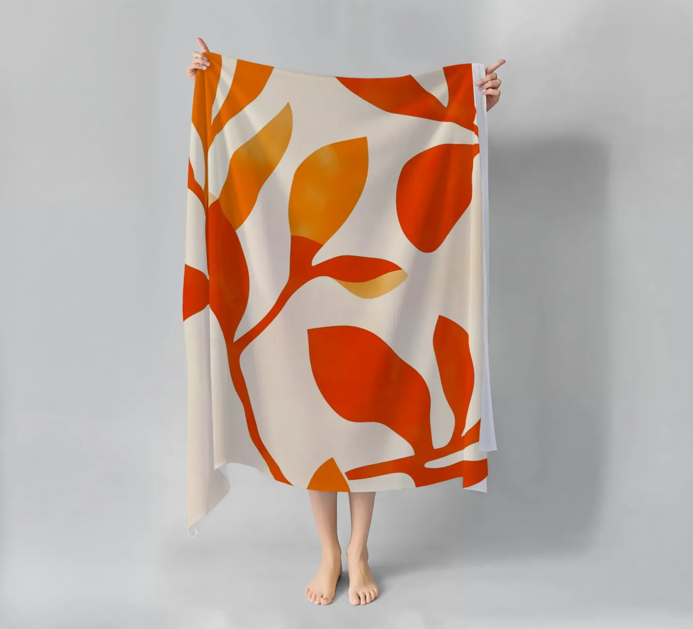 Orange Leafs Strandtuch von treechild