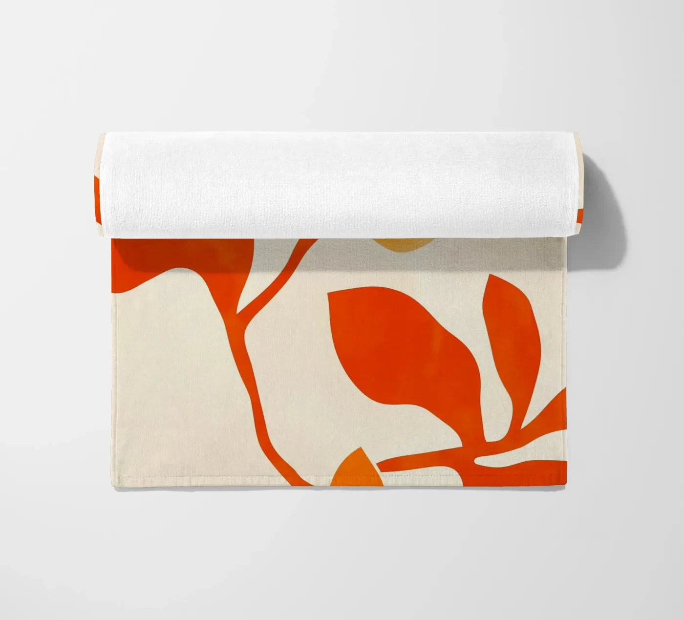 Orange Leafs Strandtuch von treechild