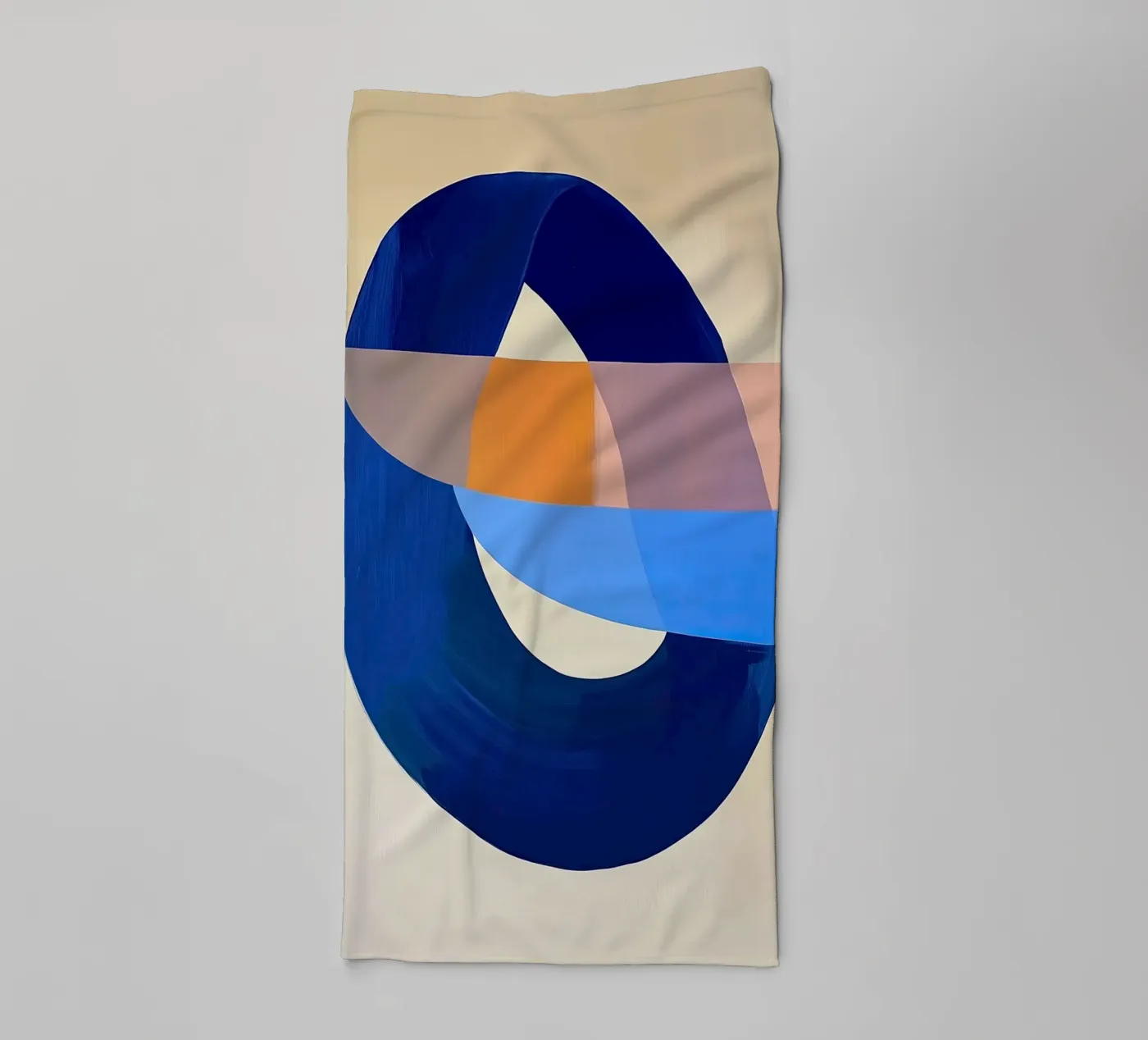 Blue Loop Abstract badhanddoek van Nadjaa