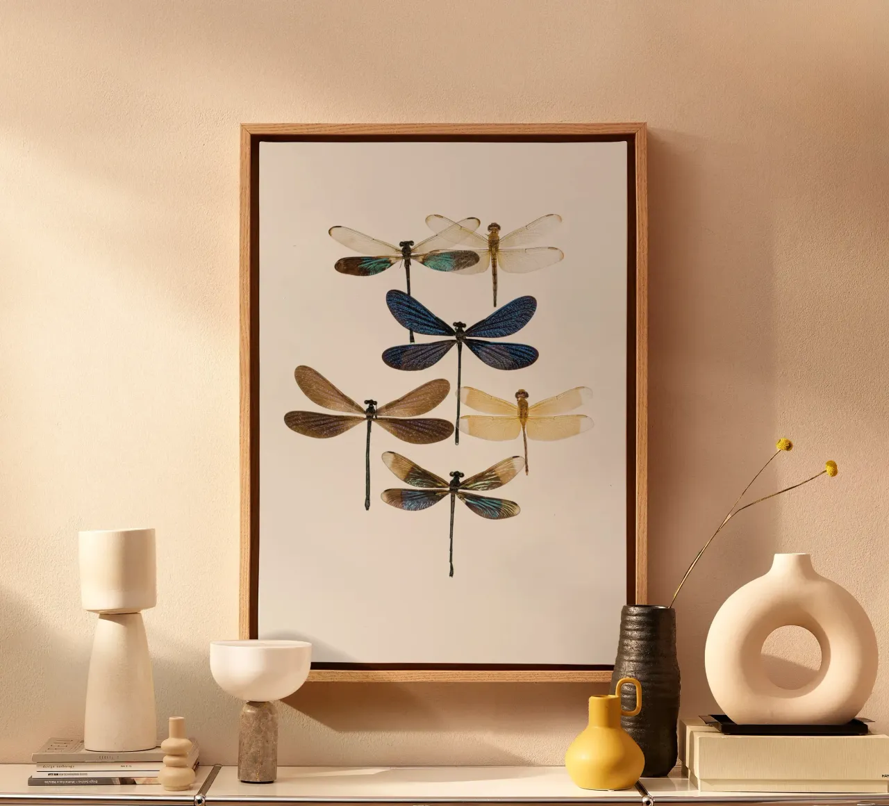 Libellule tela con Cornice a cassetta da Curious Collections by Marielle Leenders