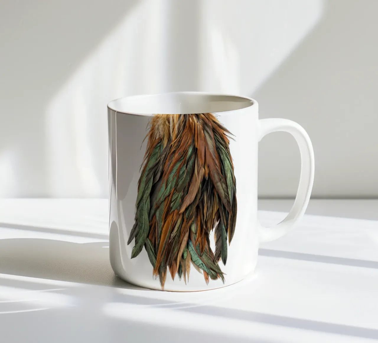 Piume verdi tazza in ceramica da Curious Collections by Marielle Leenders