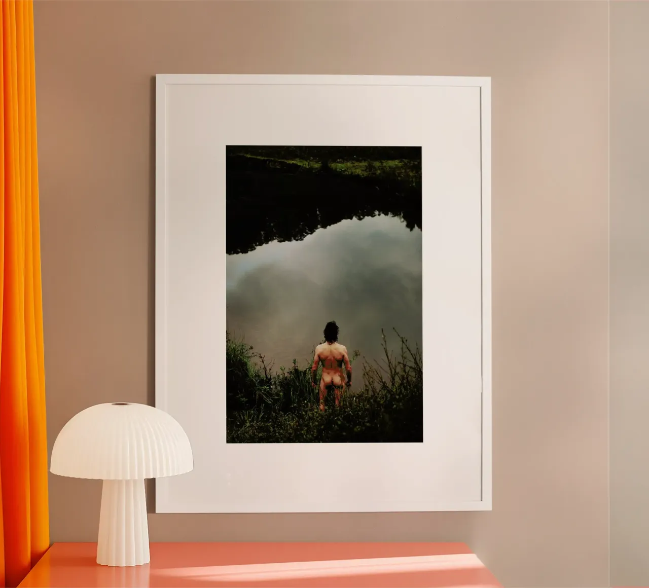 Bath In The Early Hours Of The Day poster con telaio in alluminio da Dani L.