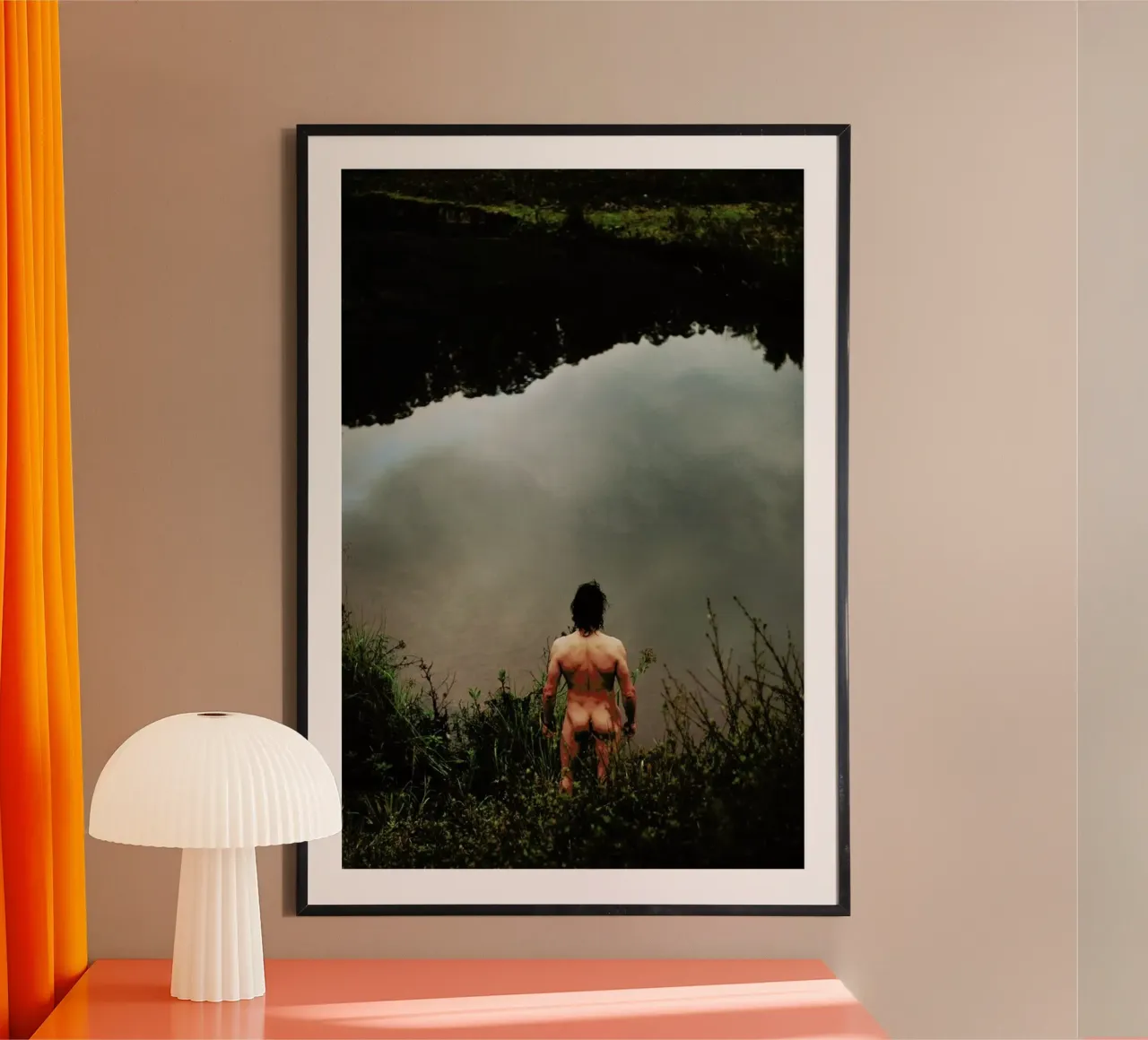 Bath In The Early Hours Of The Day poster con telaio in alluminio da Dani L.