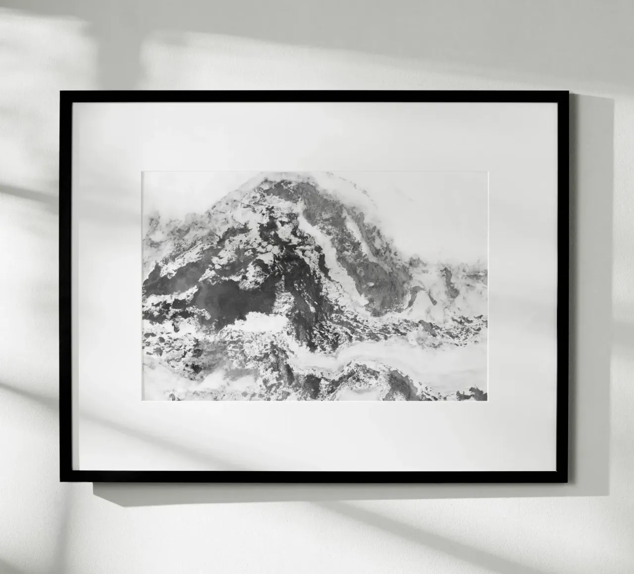 Montagna di marmo in bianco e nero poster da amini54