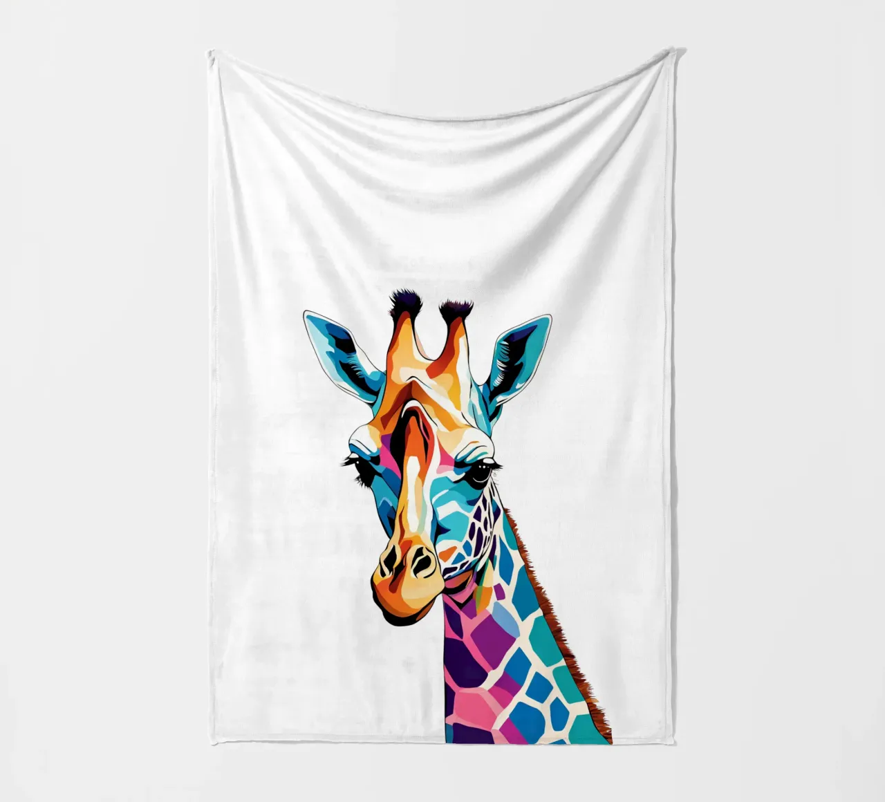 "Giraffa prismatica" coperta in pile da Doodle Dreams Art