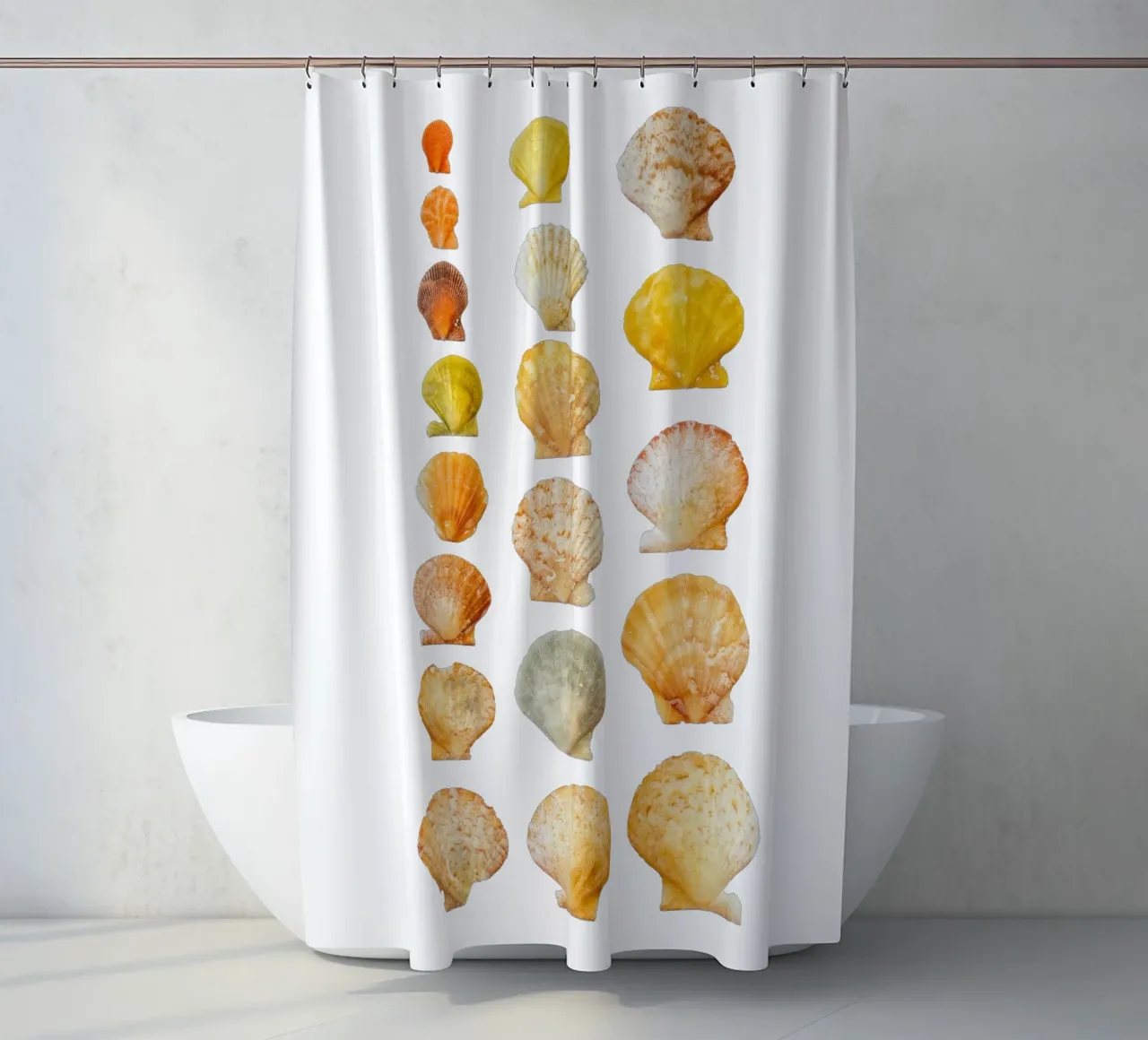 Muscheln Duschvorhang von Curious Collections by Marielle Leenders