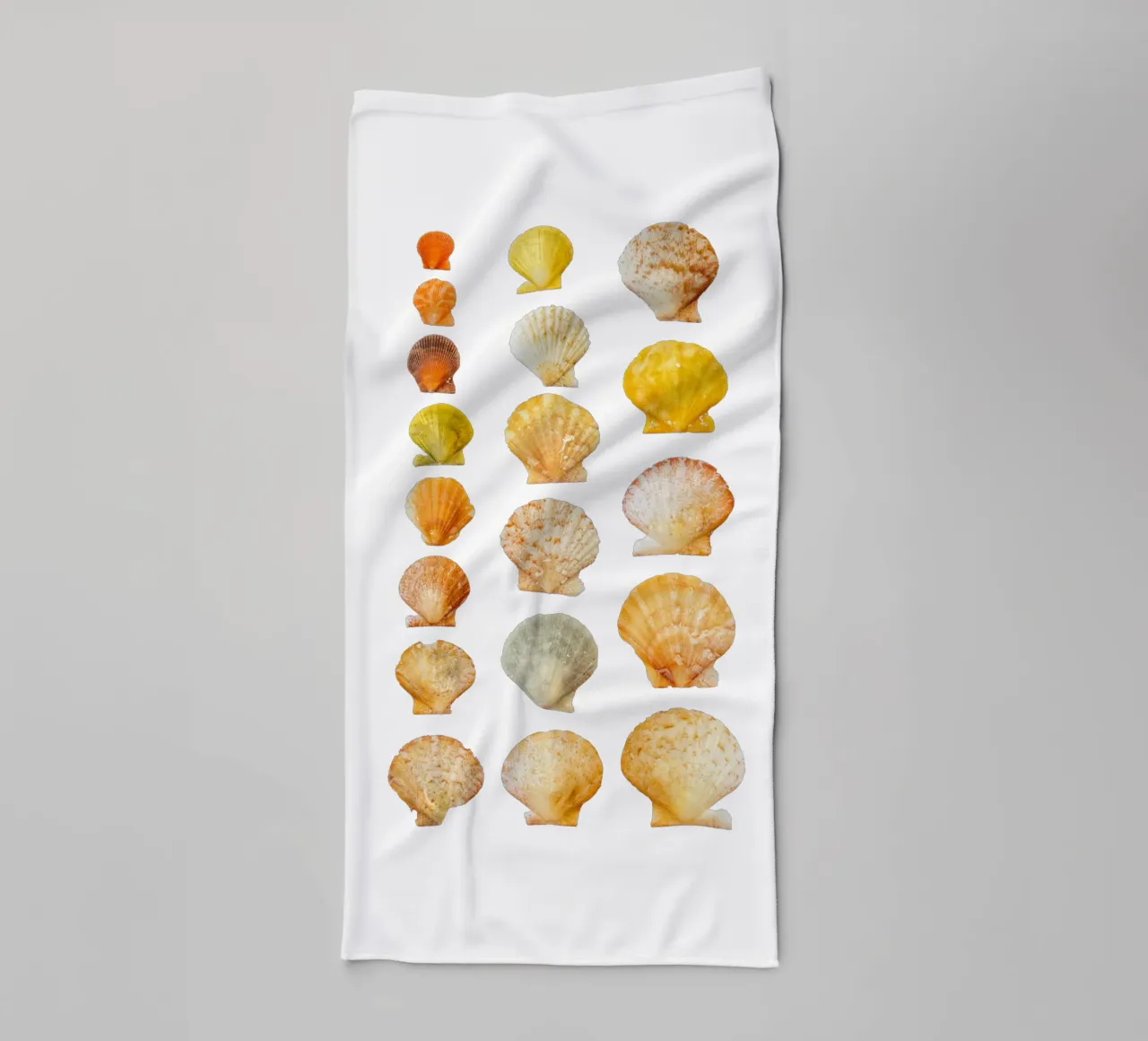 Seashells towel by Curious Collections by Marielle Leenders