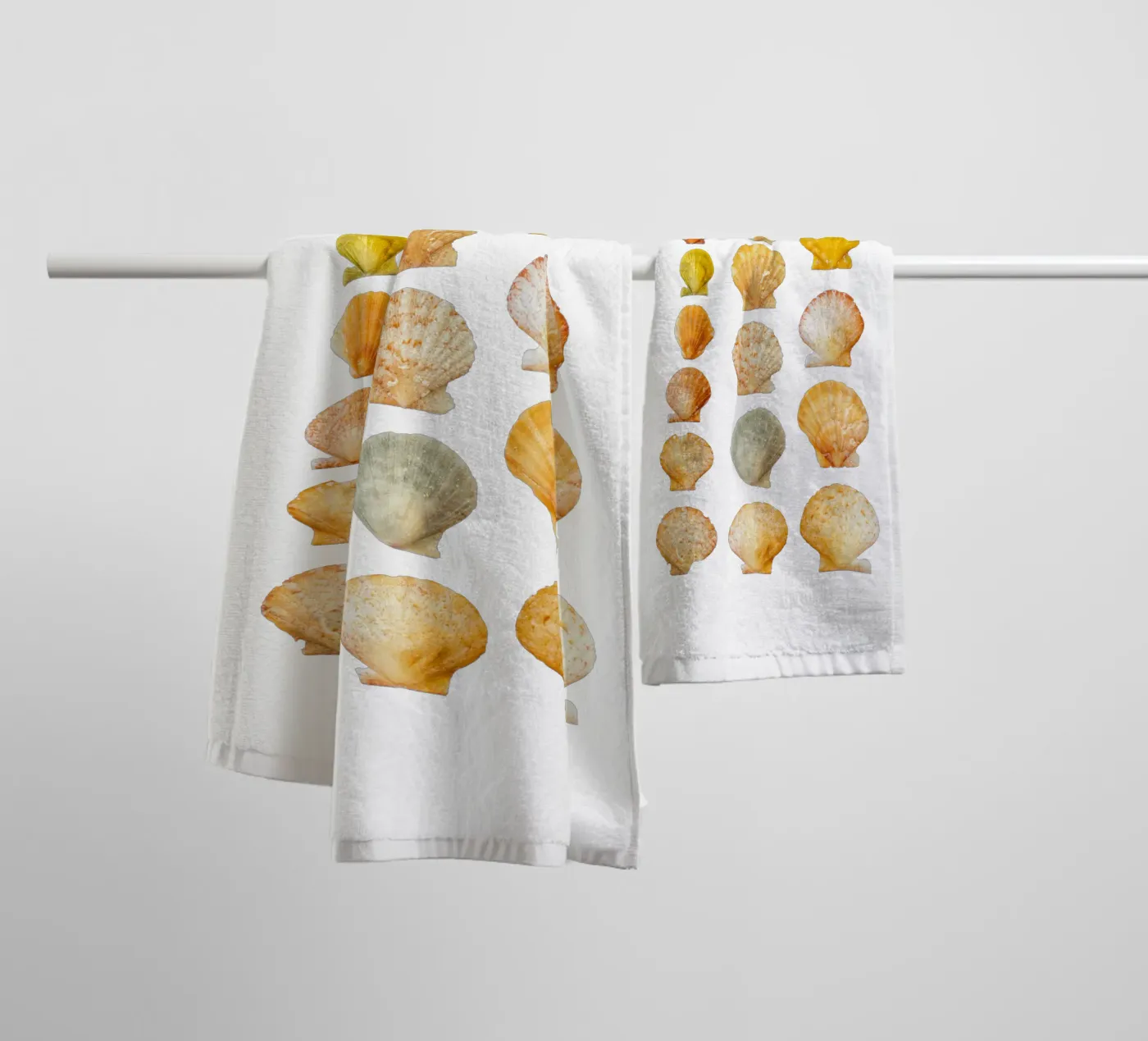 Seashells Handtuch von Curious Collections by Marielle Leenders