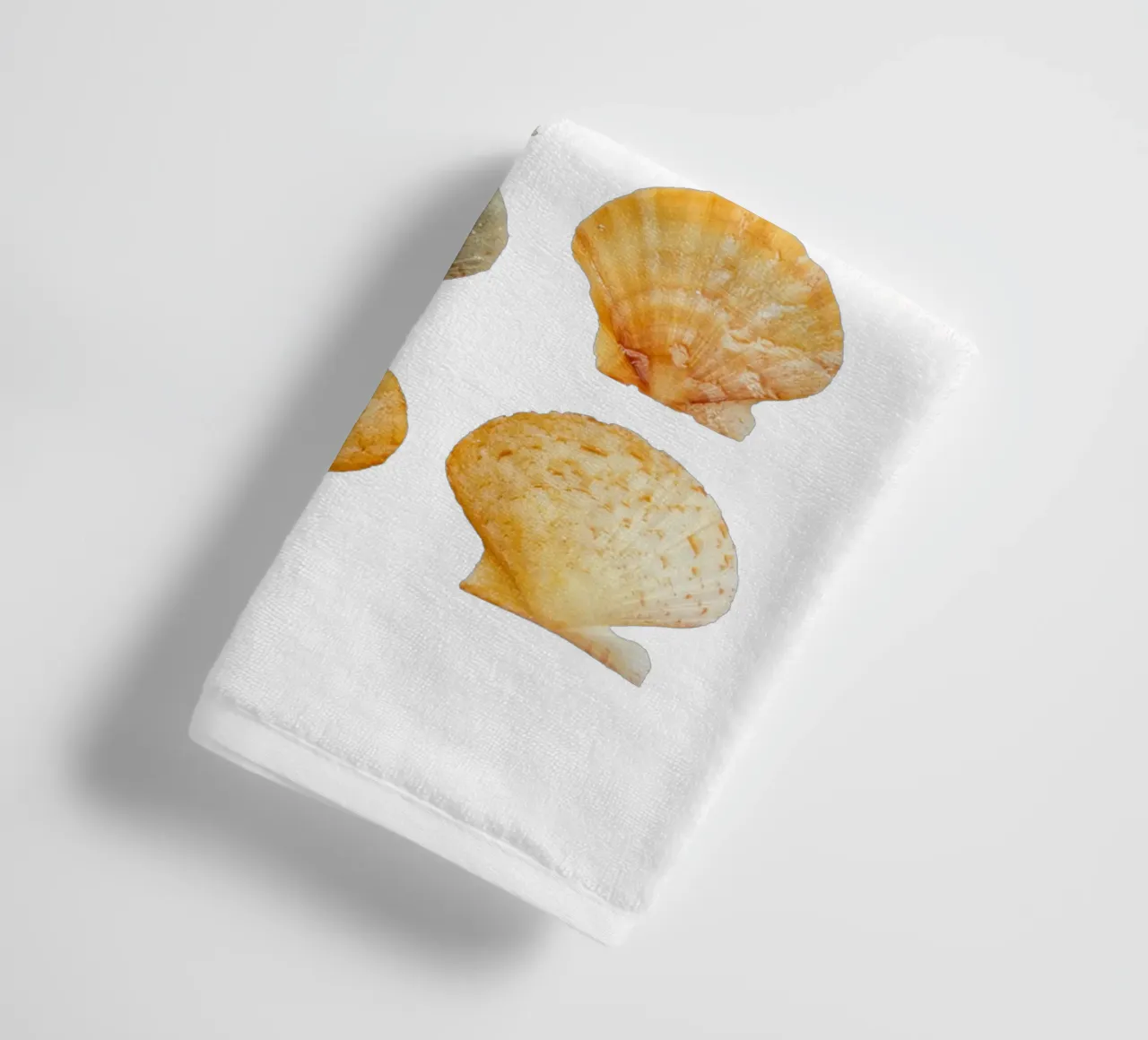 Seashells towel by Curious Collections by Marielle Leenders