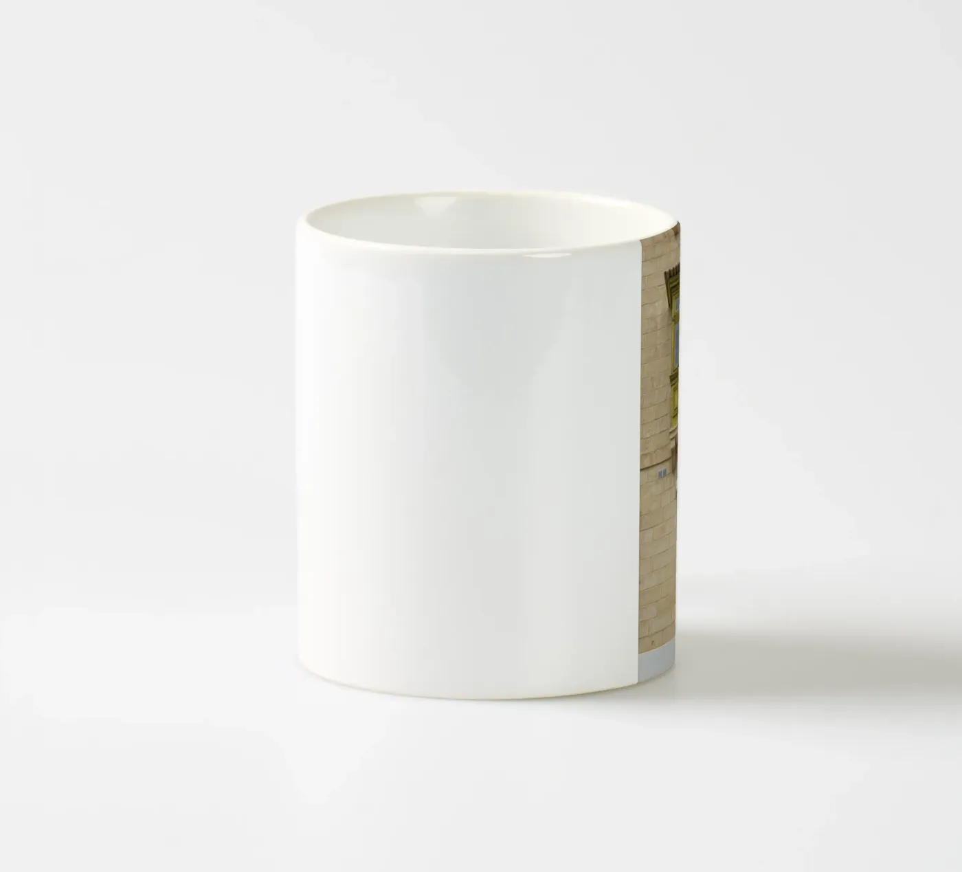 Facciata tazza in ceramica da Curious Collections by Marielle Leenders