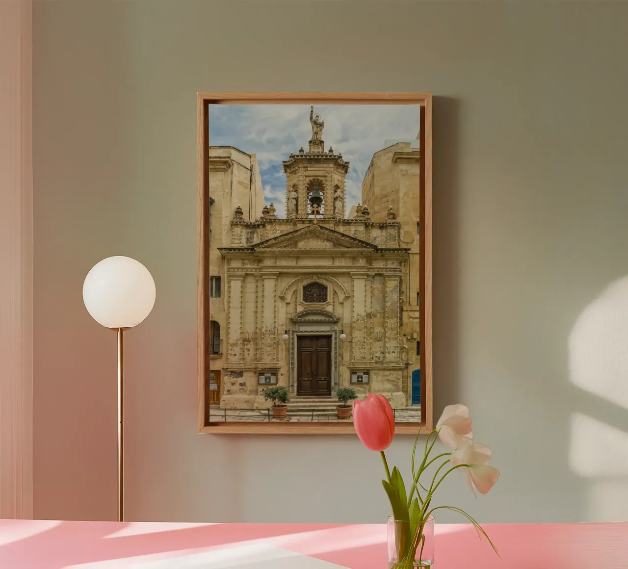 Facciata di una vecchia chiesa a Malta tela da Curious Collections by Marielle Leenders