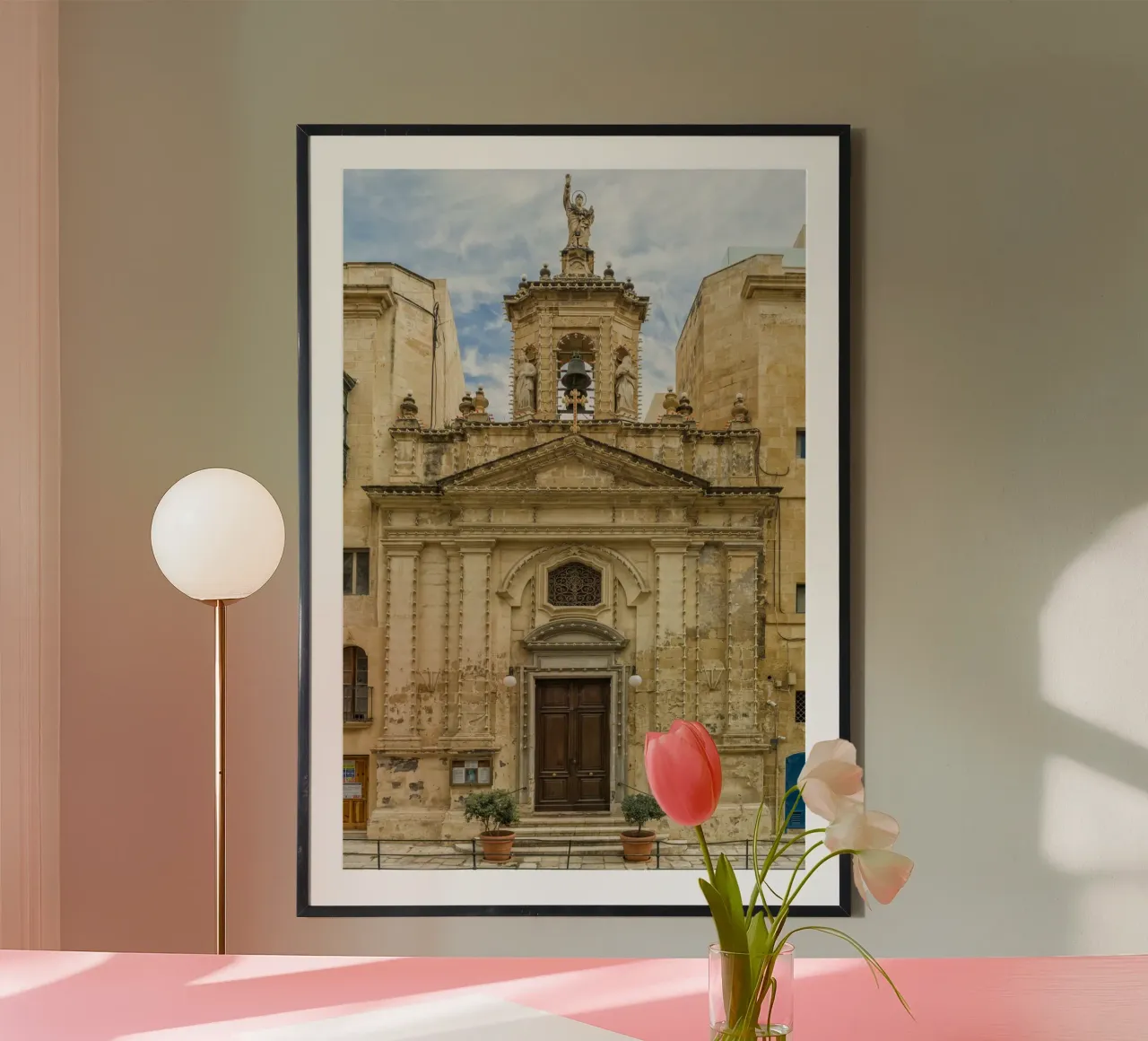 Facciata di una vecchia chiesa a Malta carta hahnemühle da Curious Collections by Marielle Leenders