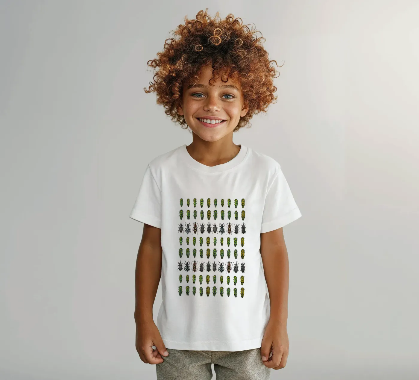 Tiny beetles t-shirt enfant de Curious Collections by Marielle Leenders