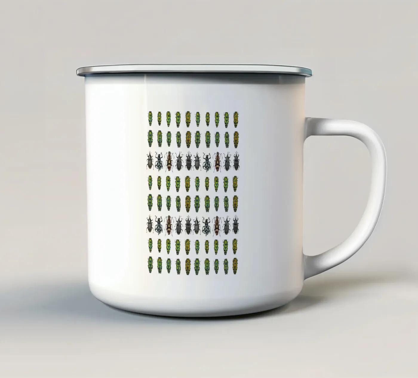 Tiny beetles mug en émail de Curious Collections by Marielle Leenders