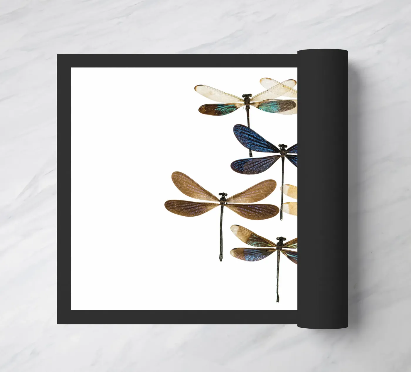 Libellen Fußmatte von Curious Collections by Marielle Leenders