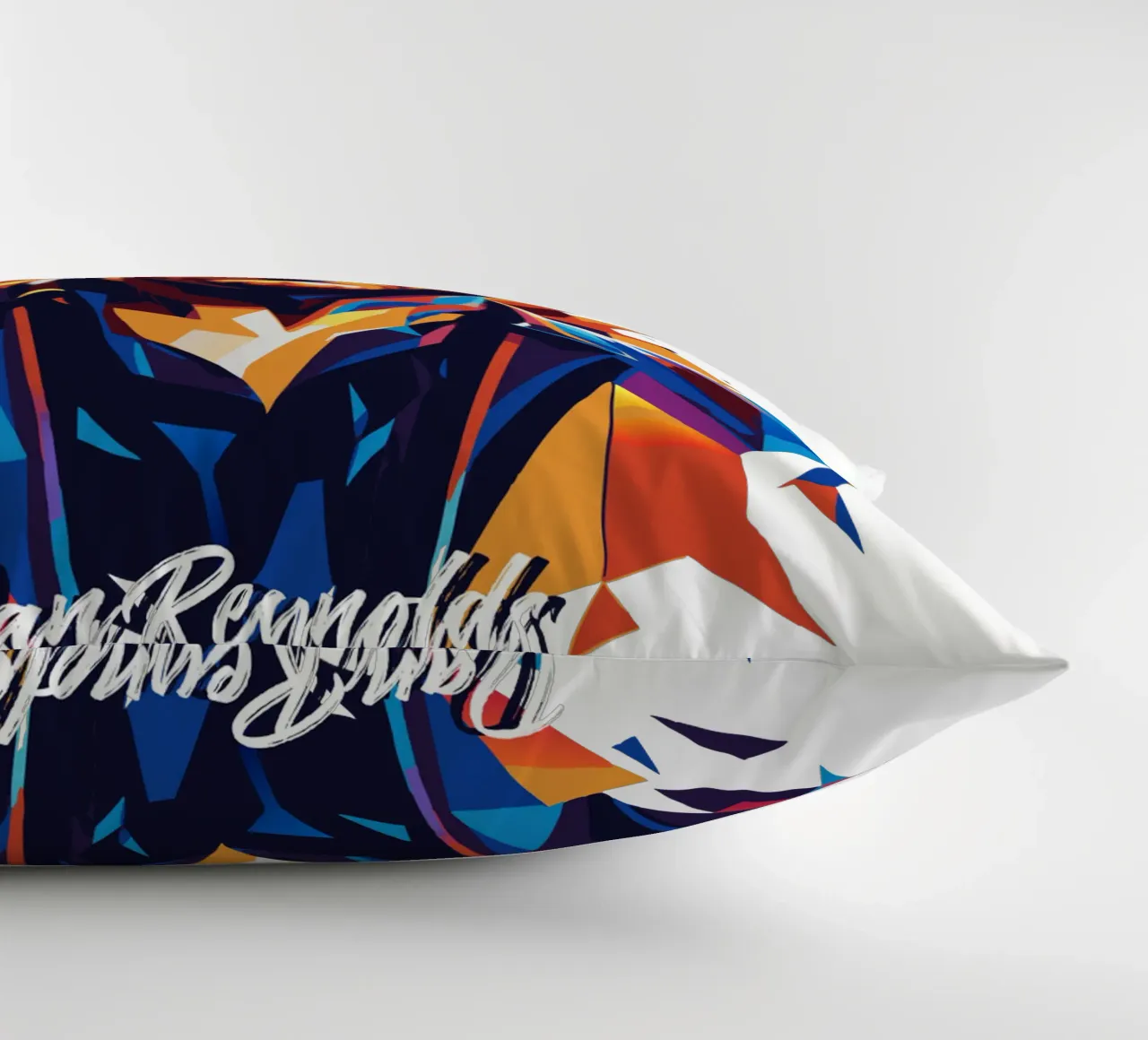 Dan Reynolds Portrait in WPAP Pop Art cuscino da vectorartnesia