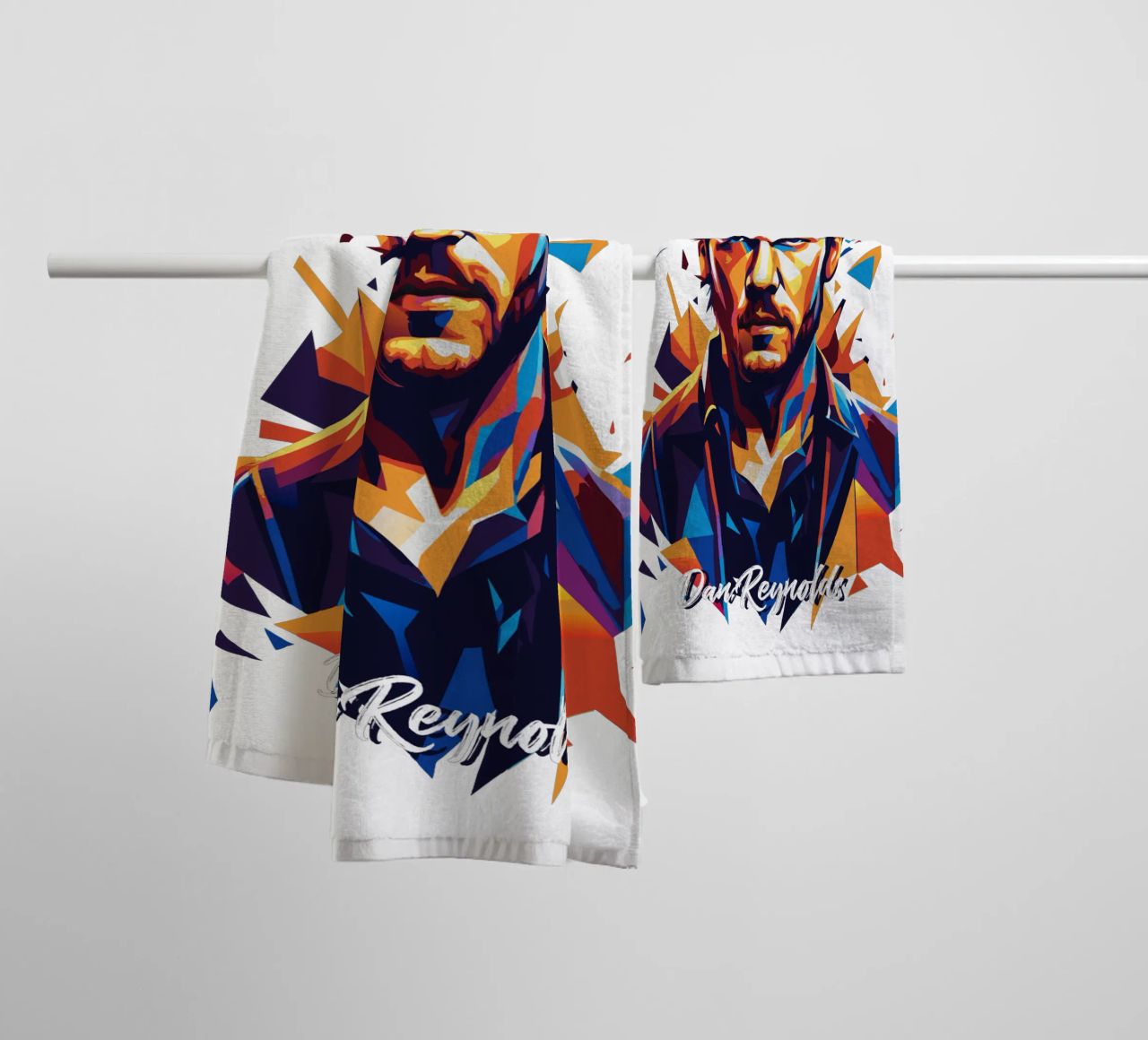 Dan Reynolds Portrait in WPAP Pop Art asciugamano da bagno da vectorartnesia