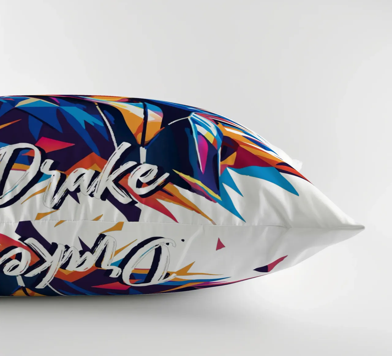 Drake Portrait in WPAP Pop Art cuscino da vectorartnesia