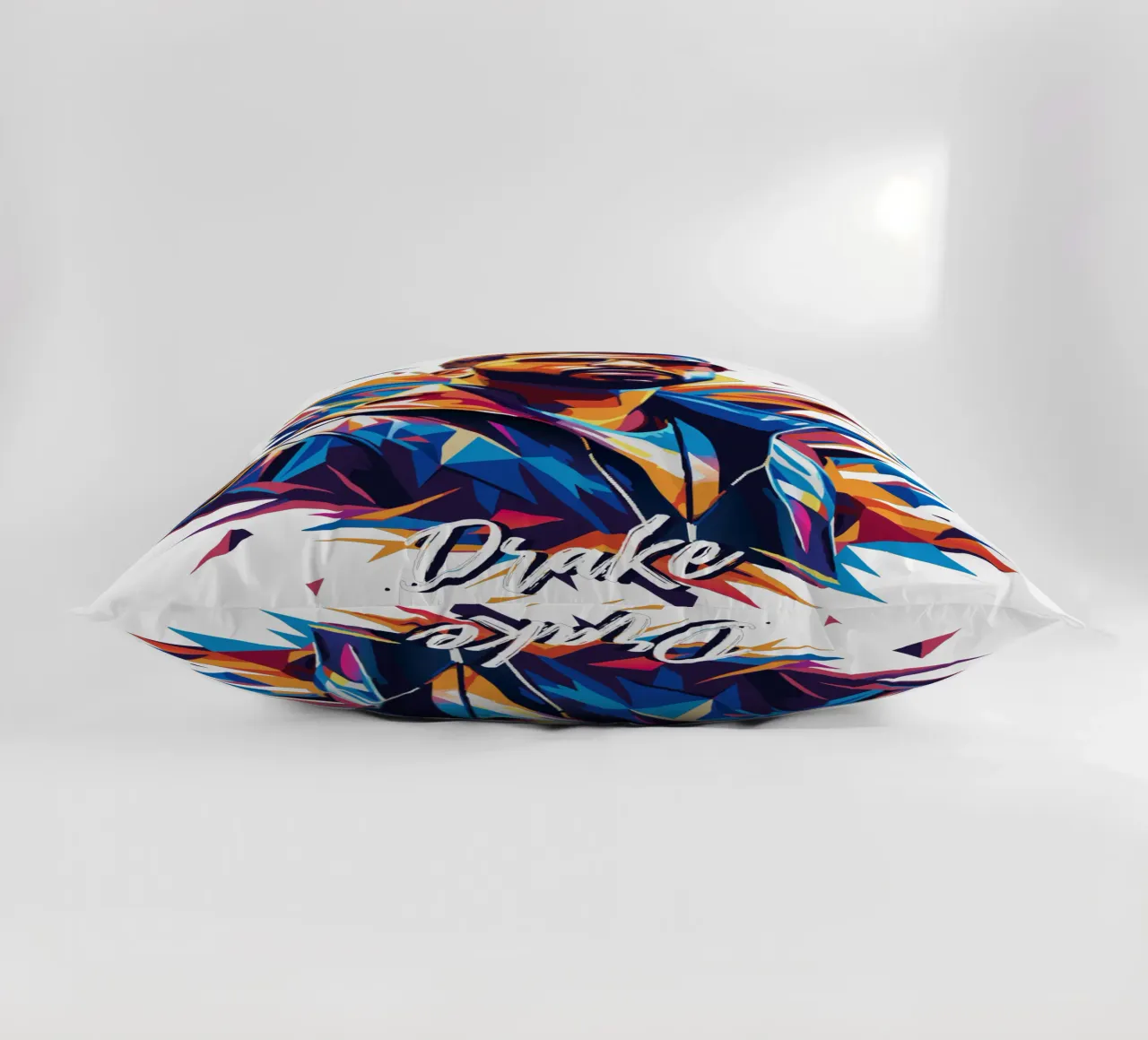 Drake Portrait in WPAP Pop Art cuscino da vectorartnesia