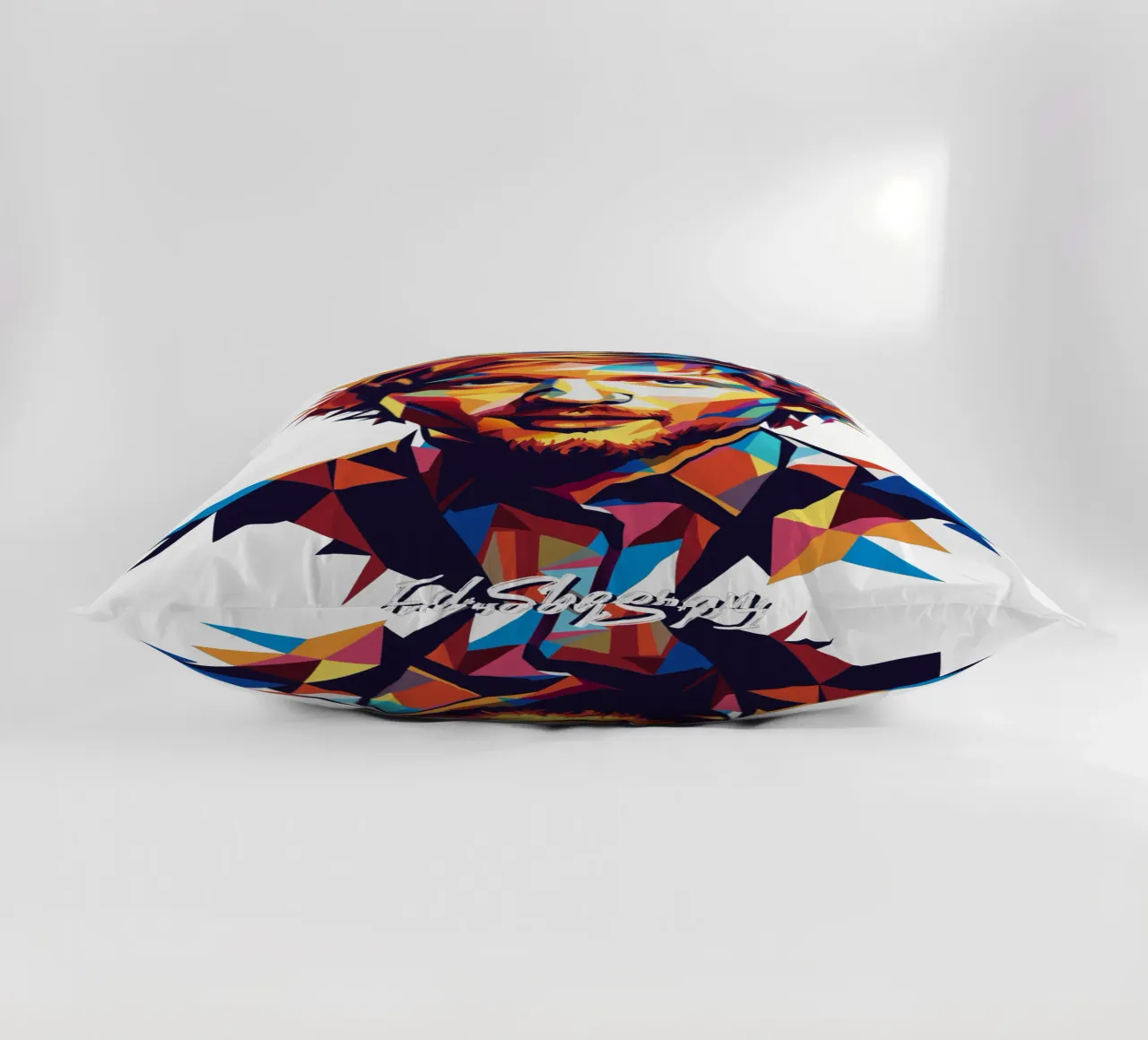 Ed Sheeran Portrait in WPAP Pop Art cuscino da vectorartnesia