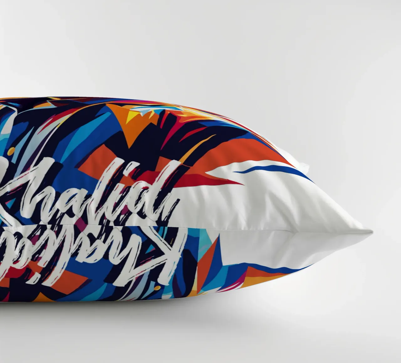 Khalid Portrait in WPAP Pop Art cuscino da vectorartnesia