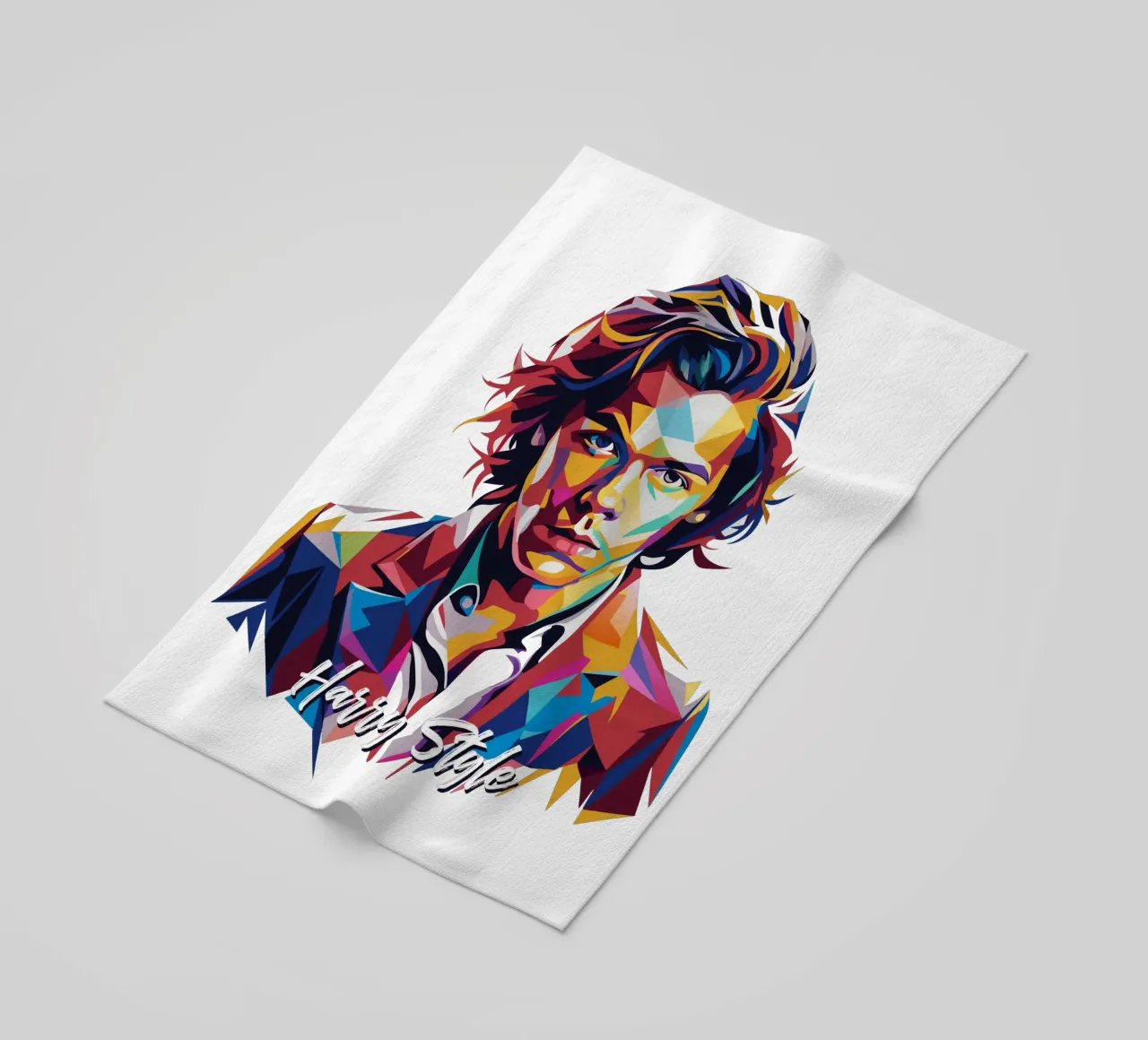 Harry Style Portrait in WPAP Pop Art Strandtuch von vectorartnesia