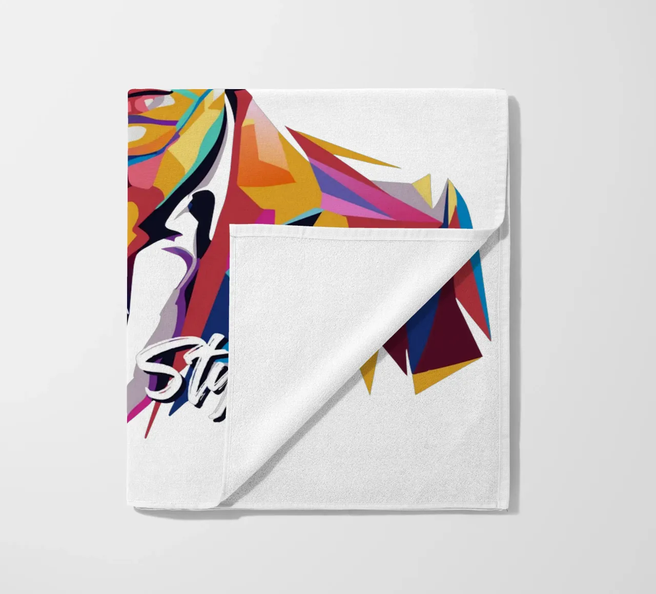 Harry Style Portrait in WPAP Pop Art strandhanddoek van vectorartnesia