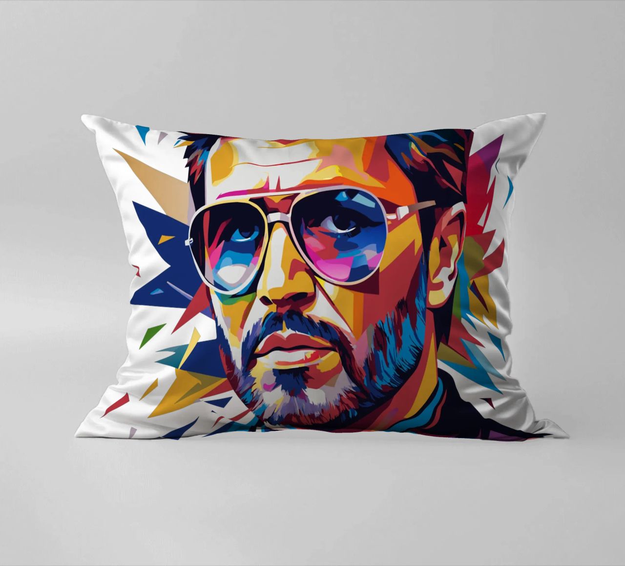 George Michael Portrait in WPAP Pop Art cuscino da vectorartnesia