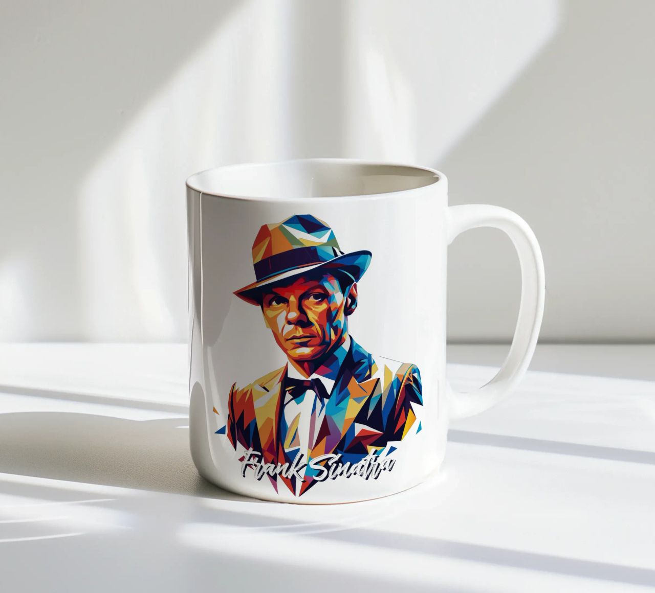 Frank Sinatra Portrait in WPAP Pop Art tazza in ceramica da vectorartnesia