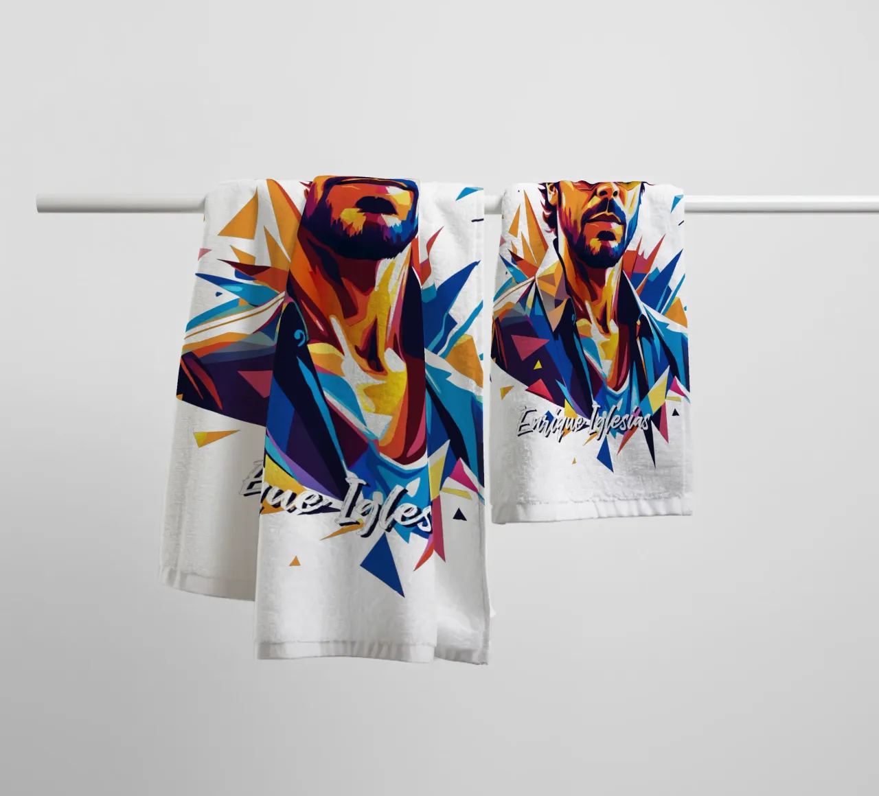 Enrique Iglesias Portrait in WPAP Pop Art asciugamano da bagno da vectorartnesia