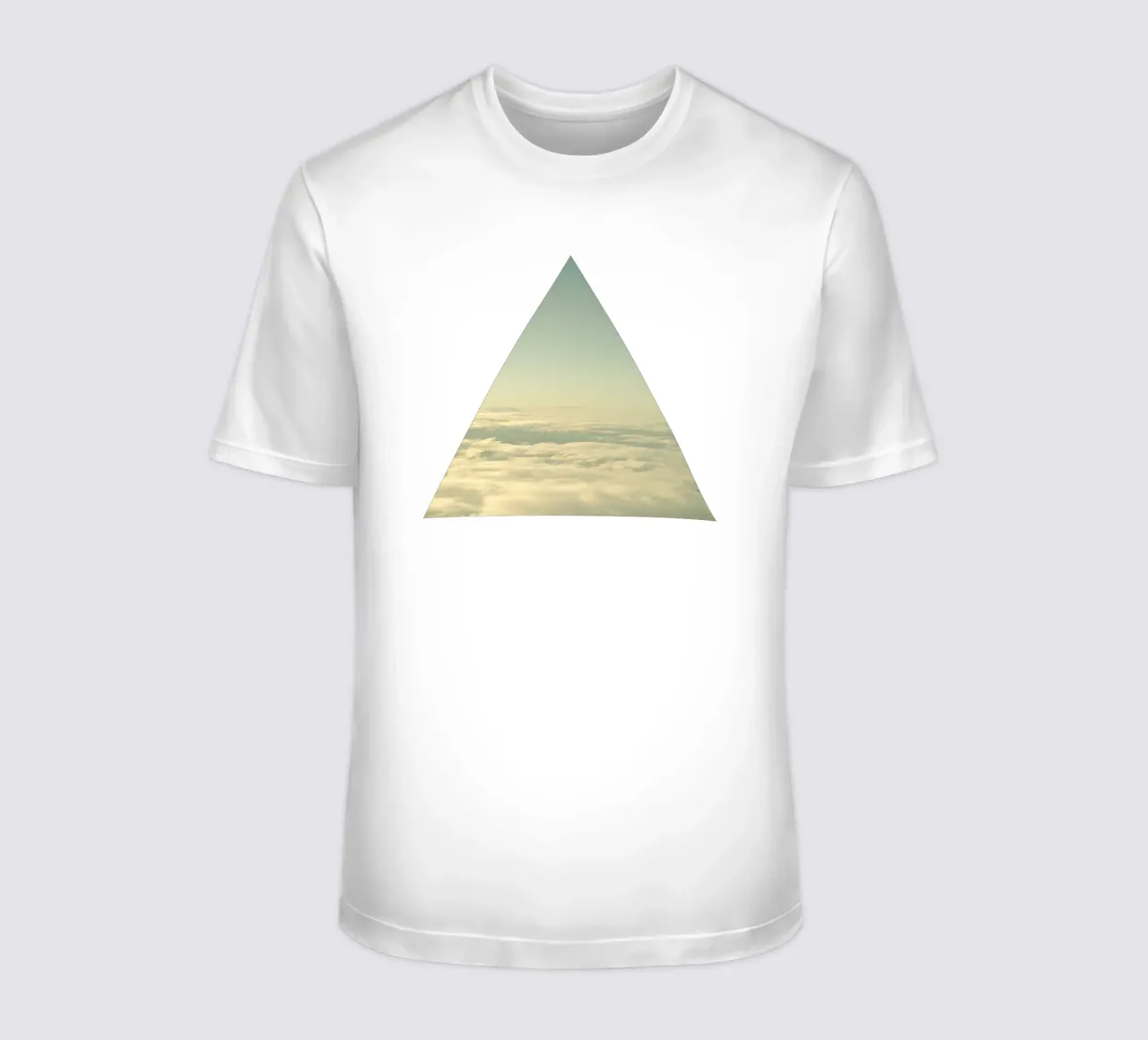Sopra le nuvole t-shirt da Cassia Beck Photography