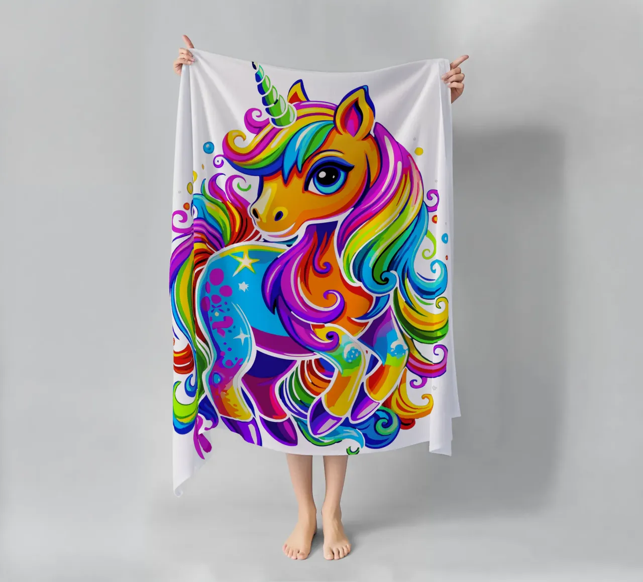Deslumbrante delicia de un lindo unicornio arco iris toalla de playa de Artnesia