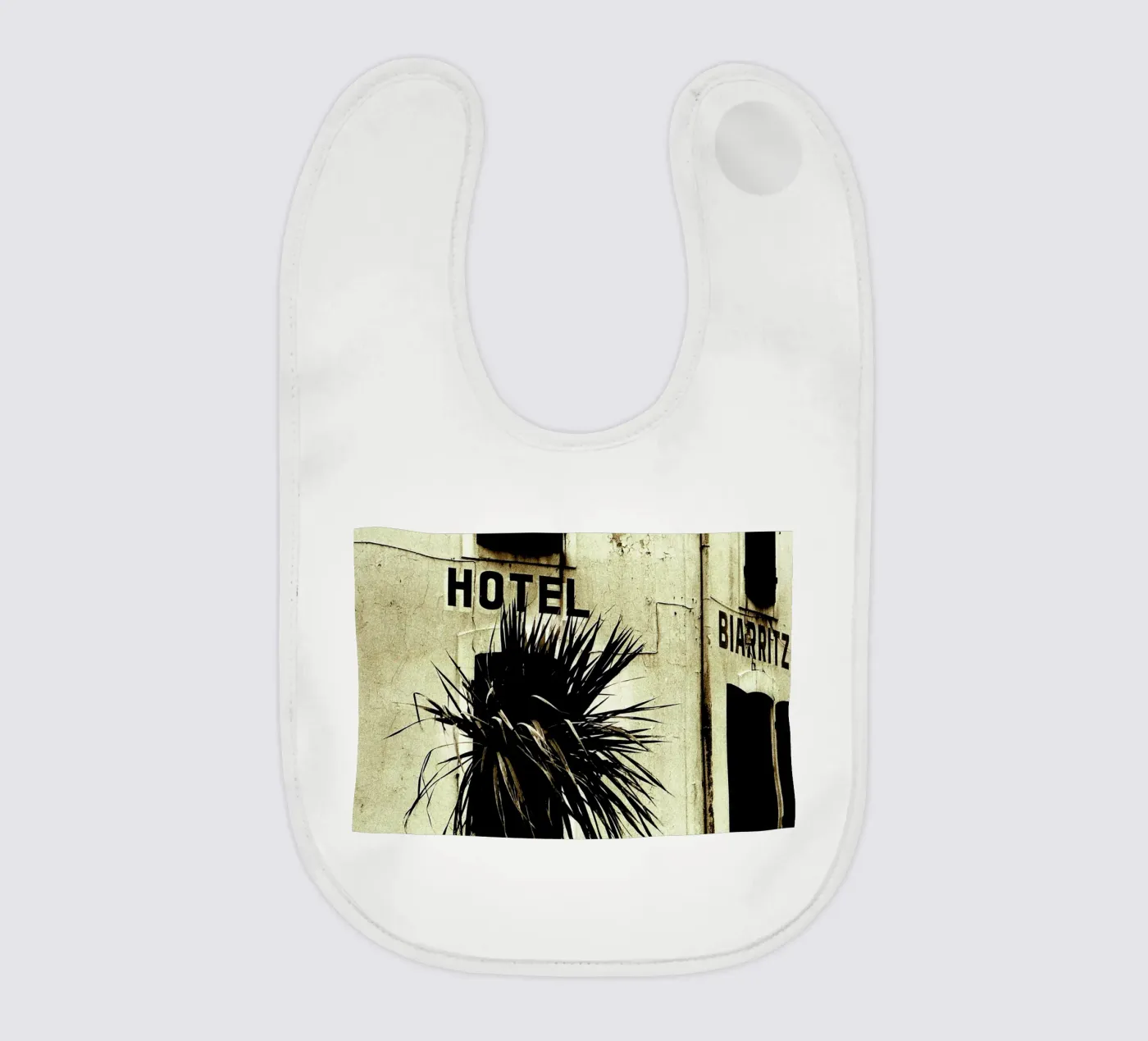 Fragile Babylätzchen von Sophie Etchart