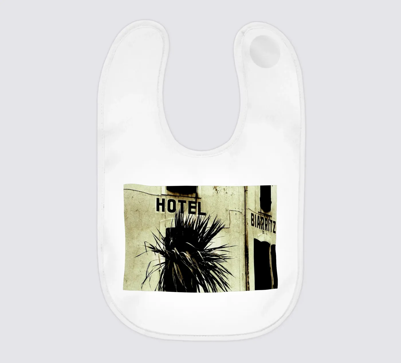 Fragile Babylätzchen von Sophie Etchart